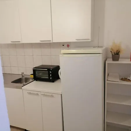 Libertas - With Balcony And Sea View - 3 아파트 로고즈니차